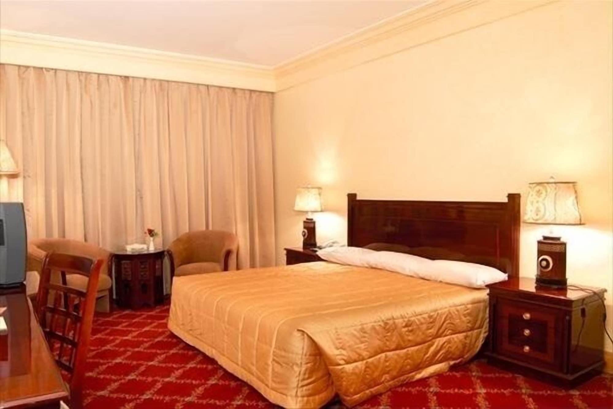 Dar Aleiman Al Haram Hotel Medina Eksteriør billede A bedroom at the hotel