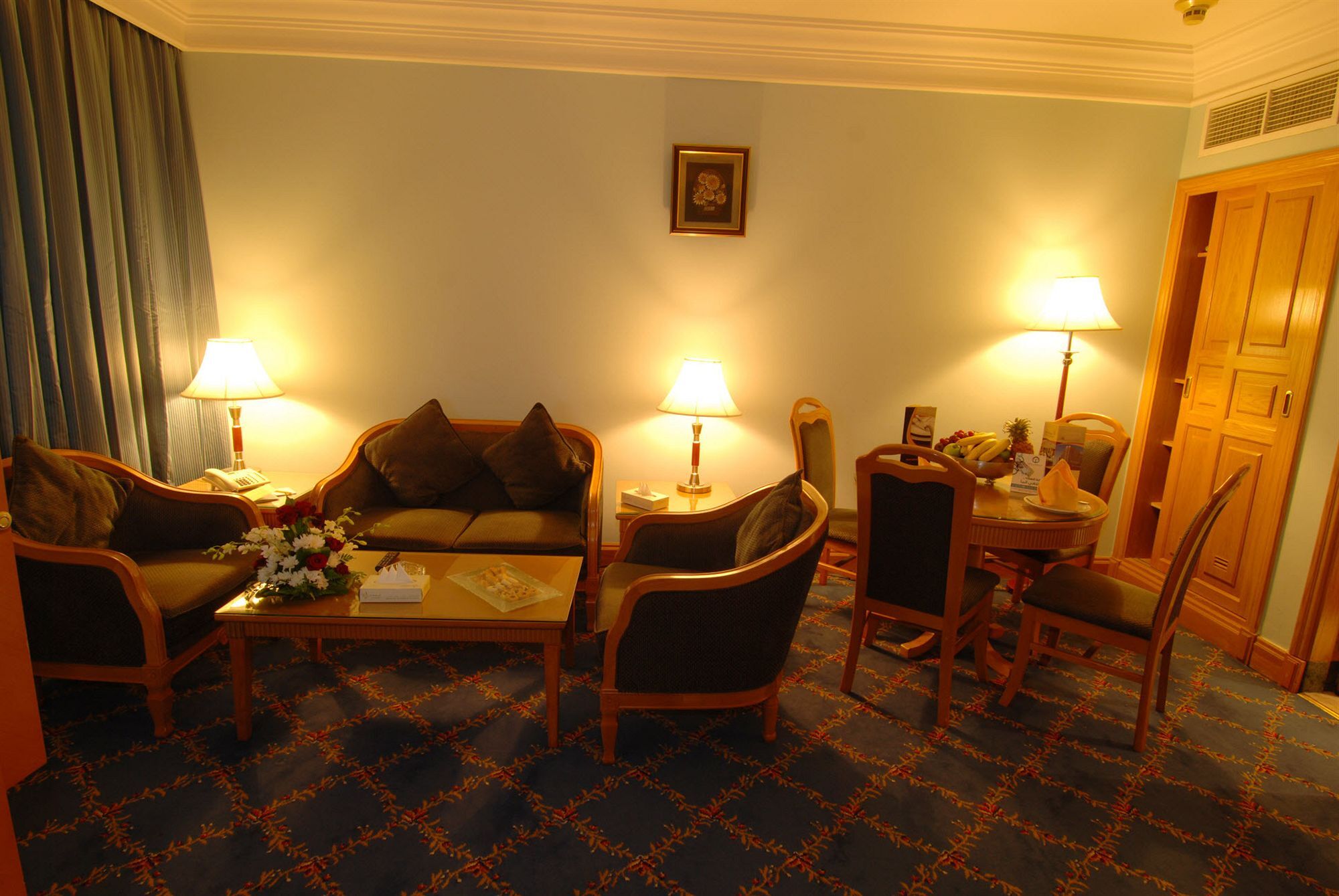 Dar Aleiman Al Haram Hotel Medina Eksteriør billede A suite at the hotel