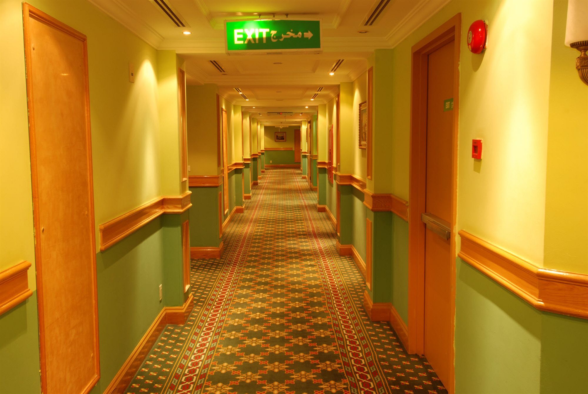 Dar Aleiman Al Haram Hotel Medina Eksteriør billede A typical hotel corridor