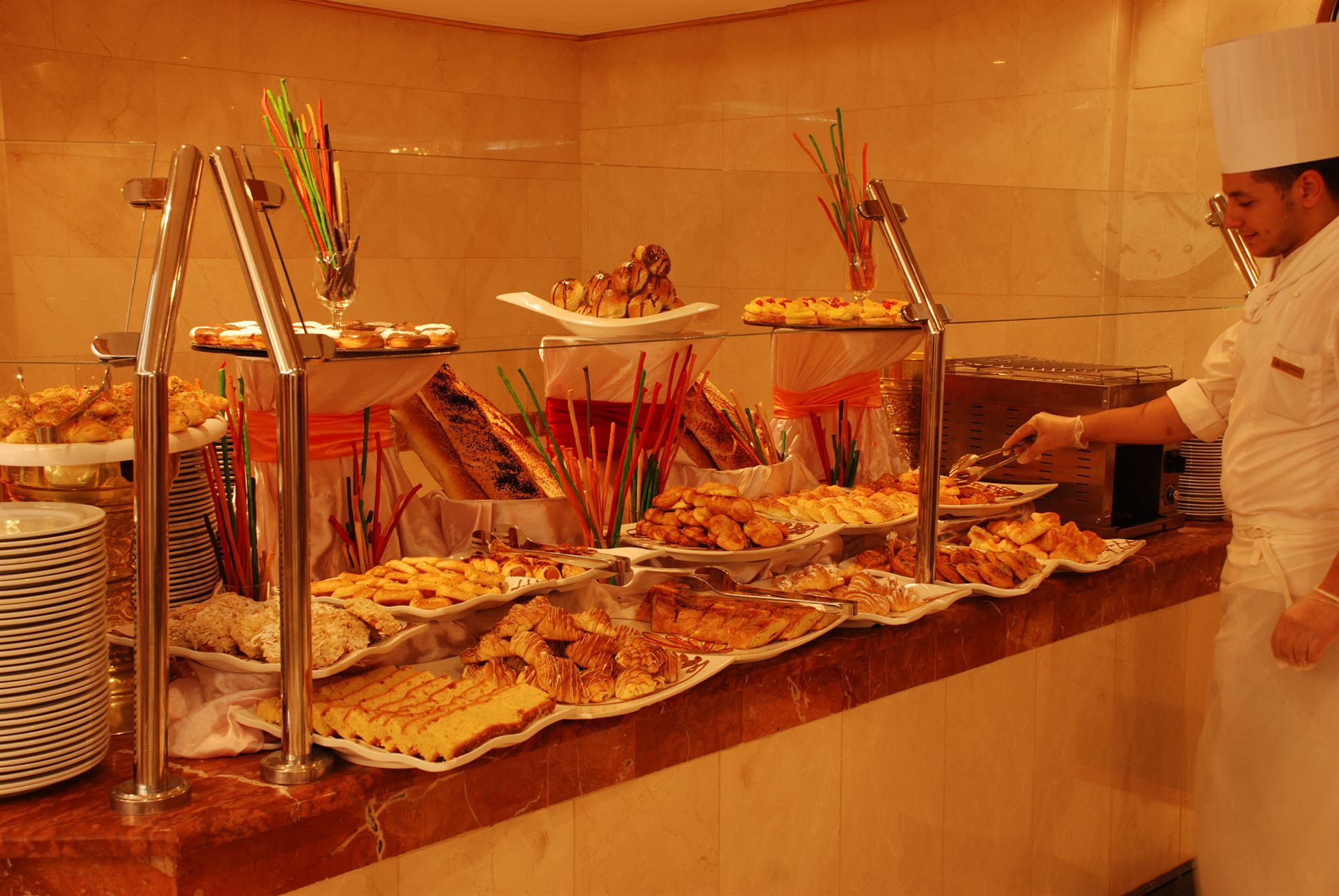 Dar Aleiman Al Haram Hotel Medina Eksteriør billede A buffet at a hotel
